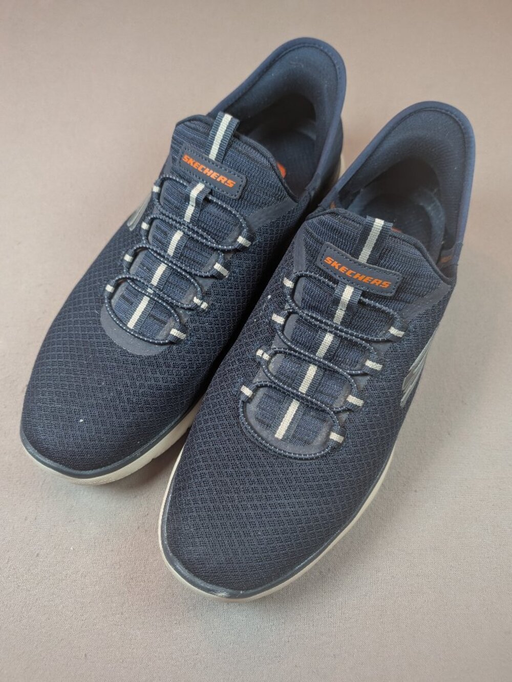 Skechers Men's Go Walk Slip In Sneaker  10/43